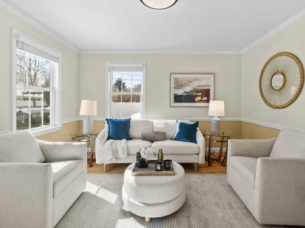 $1,995,000 | 615 Saw Mill Brook Parkway, Newton, MA 02459