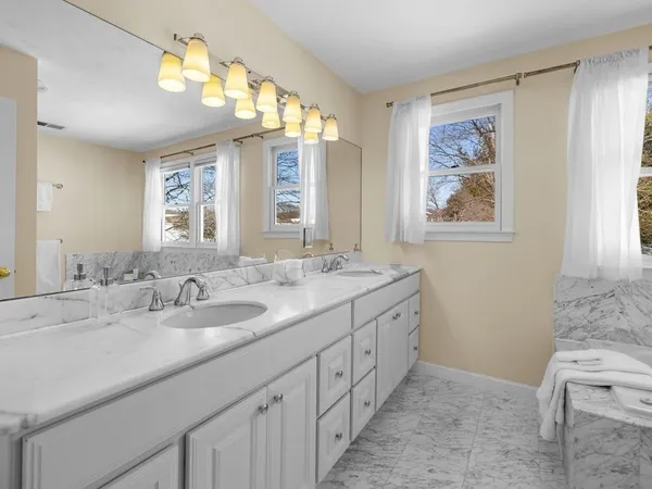 $1,995,000 | 615 Saw Mill Brook Parkway, Newton, MA 02459