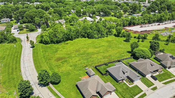 $115,000 | Tuscany Parkway, Peculiar, MO 64078