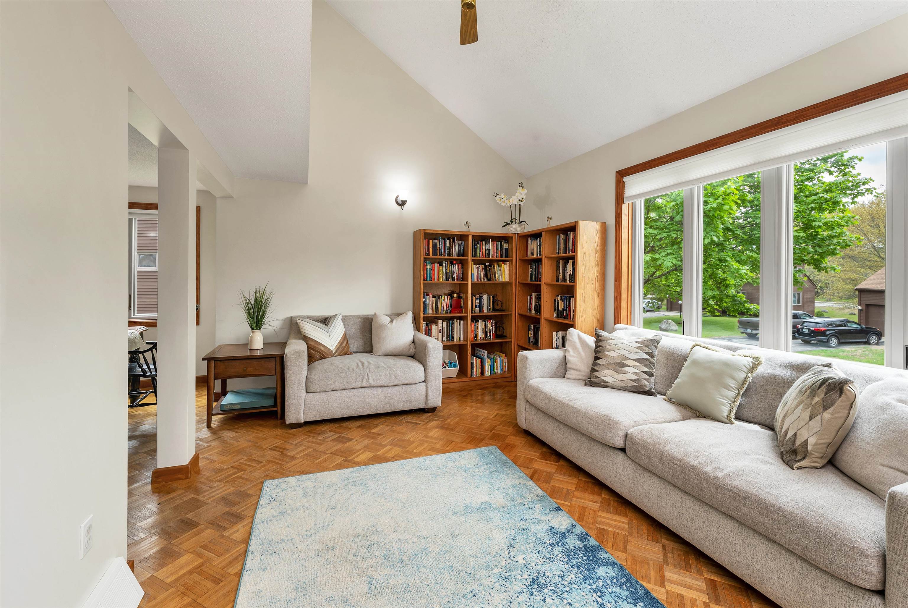 16 Gloucester Lane Nashua, NH 03063 - Photo 3 of 60 Gallery Image 3