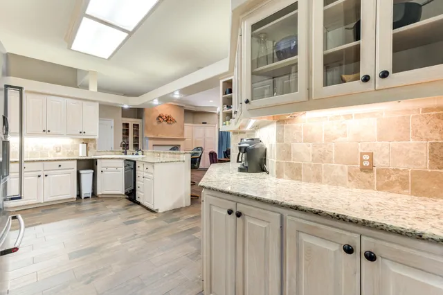 $525,000 | 1 Squaw Lane, Ransom Canyon, TX 79366