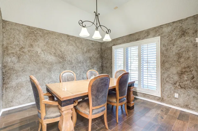 $525,000 | 1 Squaw Lane, Ransom Canyon, TX 79366