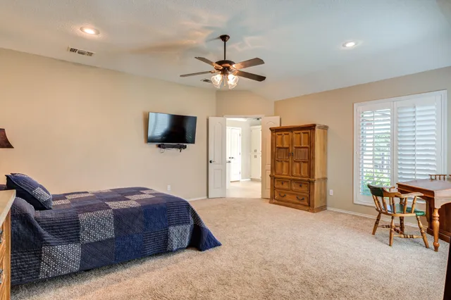 $525,000 | 1 Squaw Lane, Ransom Canyon, TX 79366