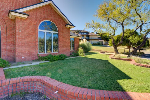 $525,000 | 1 Squaw Lane, Ransom Canyon, TX 79366