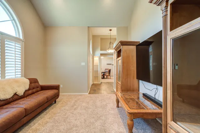 $525,000 | 1 Squaw Lane, Ransom Canyon, TX 79366