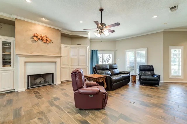 $525,000 | 1 Squaw Lane, Ransom Canyon, TX 79366