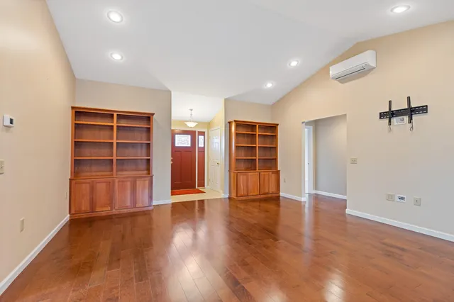 $849,500 | 39 Knapp Lane, South China, ME 04358