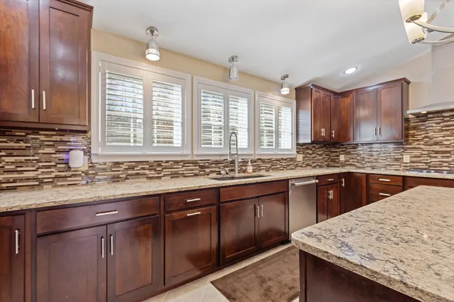 $849,500 | 39 Knapp Lane, South China, ME 04358