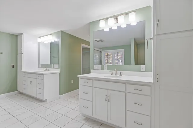 $849,500 | 39 Knapp Lane, South China, ME 04358