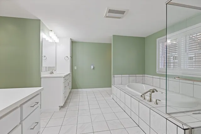 $849,500 | 39 Knapp Lane, South China, ME 04358