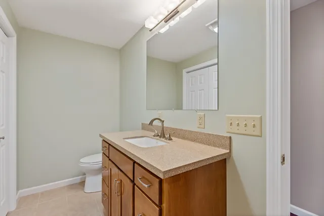 $849,500 | 39 Knapp Lane, South China, ME 04358