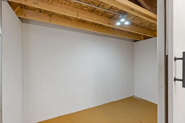 $849,500 | 39 Knapp Lane, South China, ME 04358