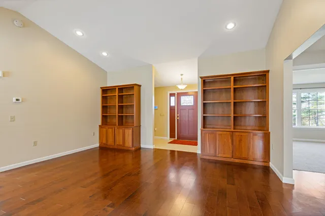 $849,500 | 39 Knapp Lane, South China, ME 04358