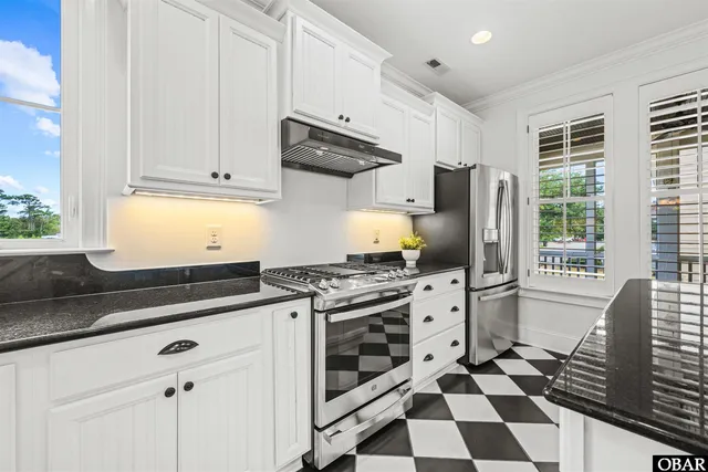 $748,200 | 807 Back Bay Road, Manteo, NC 27954