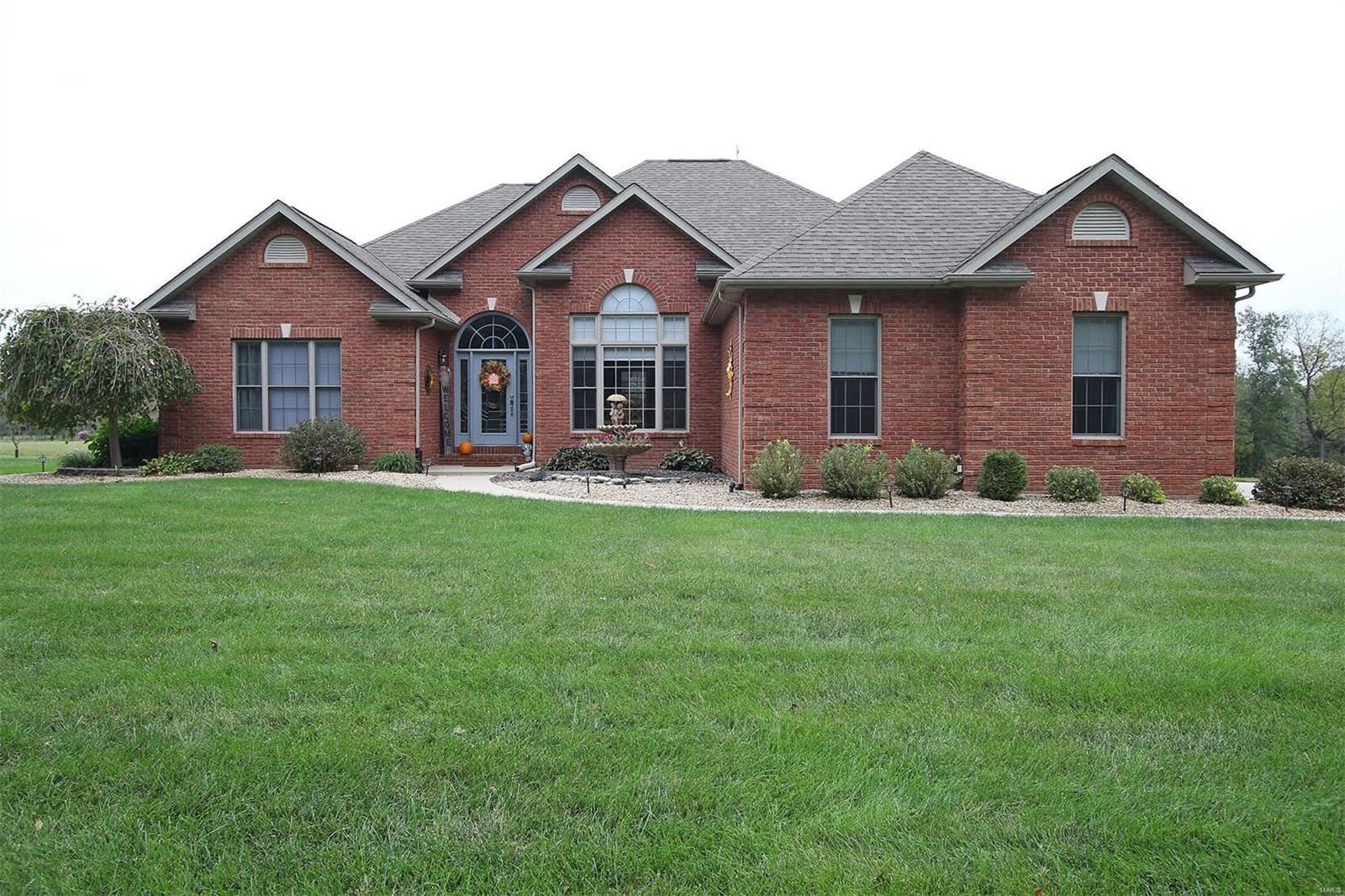 2482 Becker Road Highland, IL 62249 - Photo 1 of 71