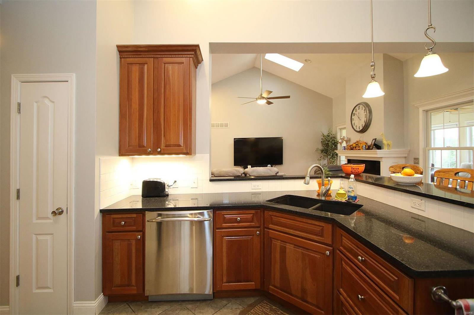 2482 Becker Road Highland, IL 62249 - Photo 16 of 71