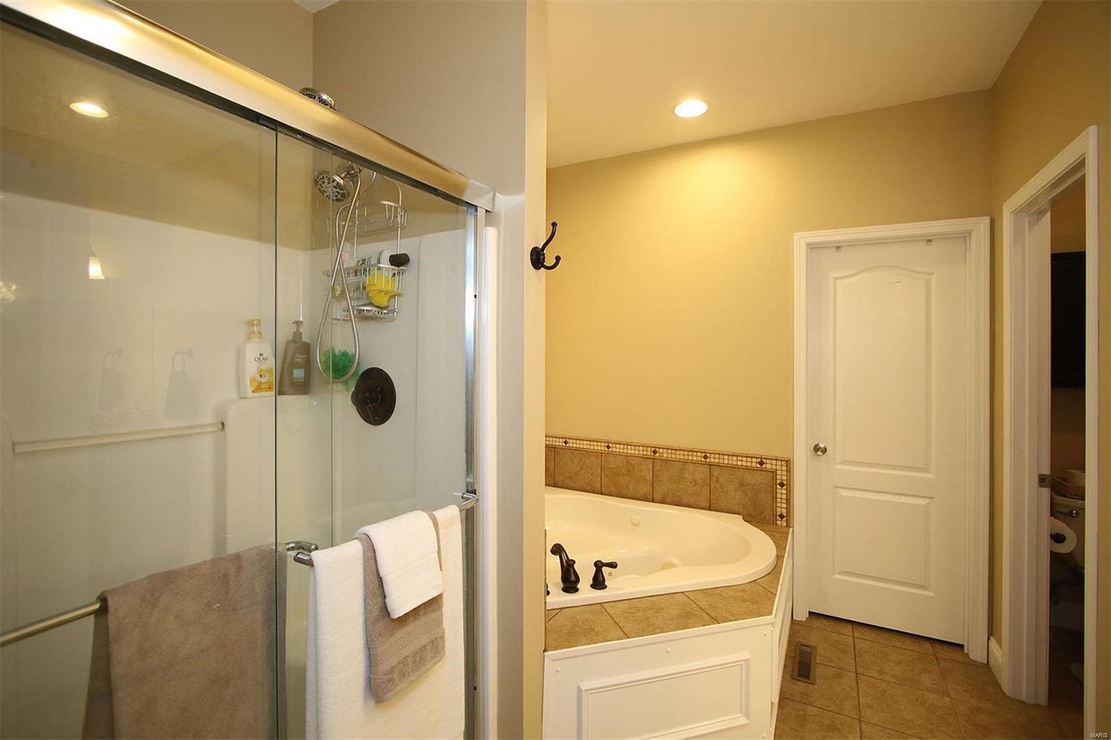 2482 Becker Road Highland, IL 62249 - Photo 24 of 71