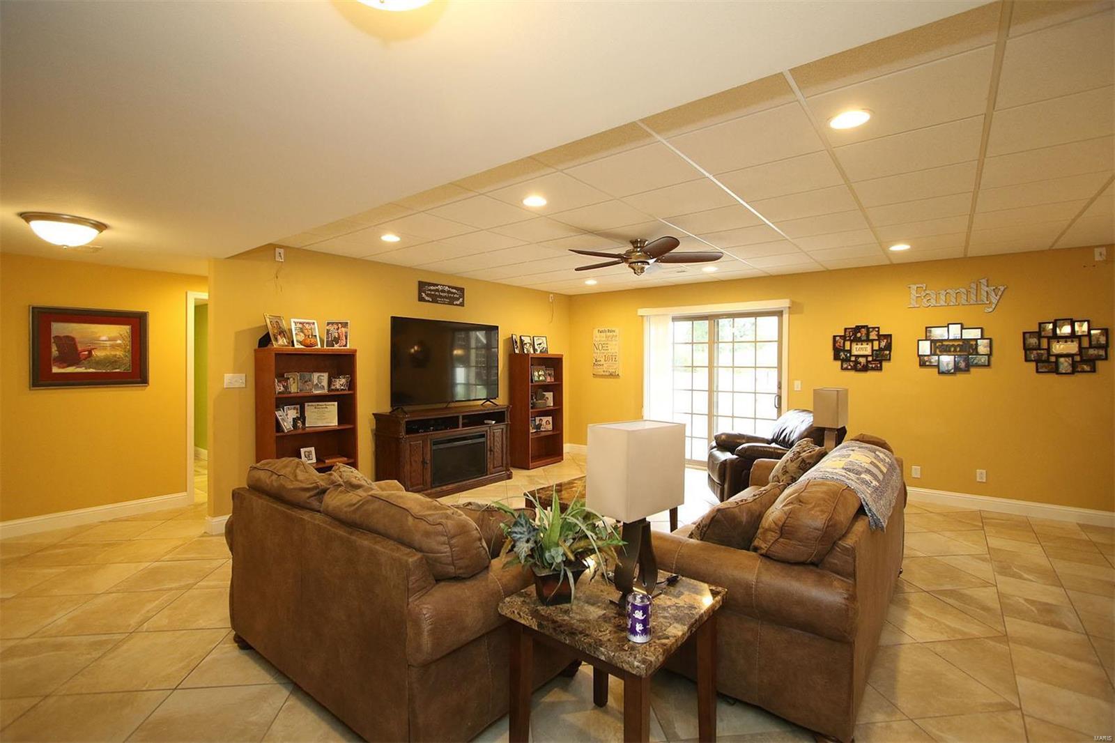 2482 Becker Road Highland, IL 62249 - Photo 41 of 71
