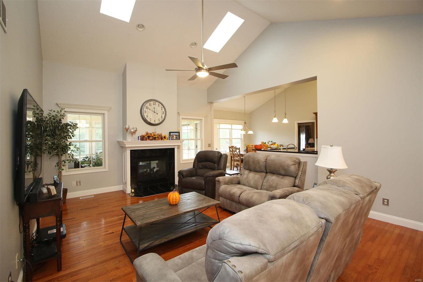 2482 Becker Road Highland, IL 62249 - Photo 6 of 71