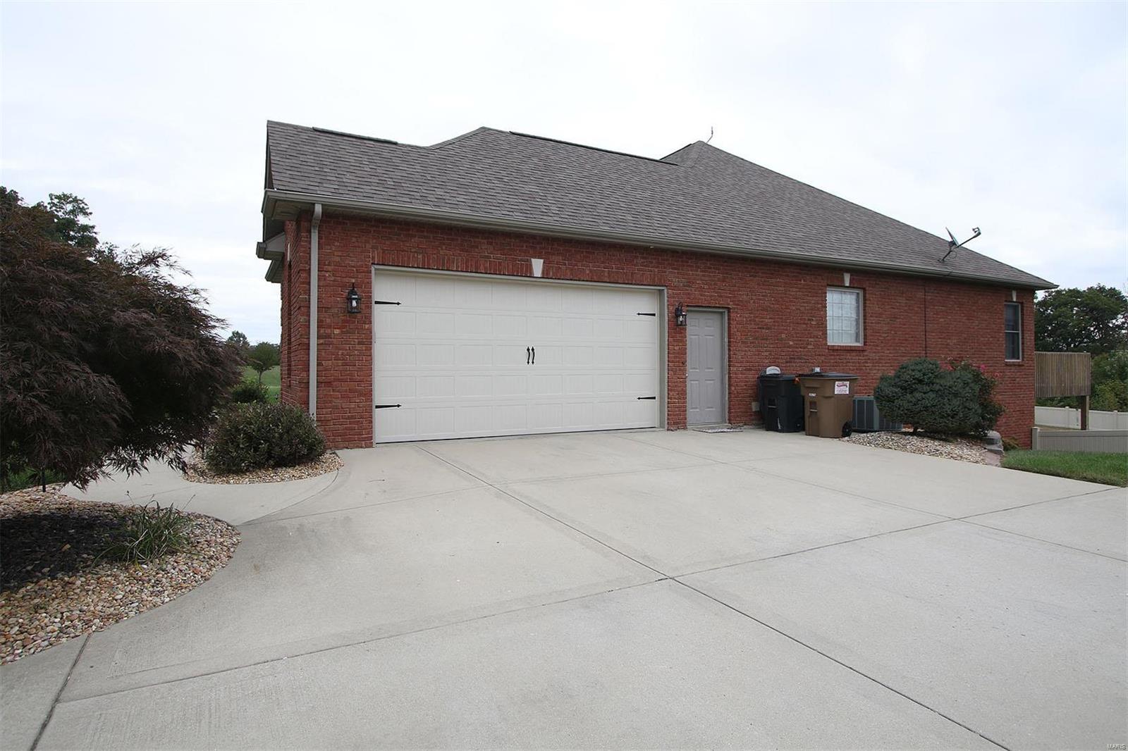 2482 Becker Road Highland, IL 62249 - Photo 52 of 71