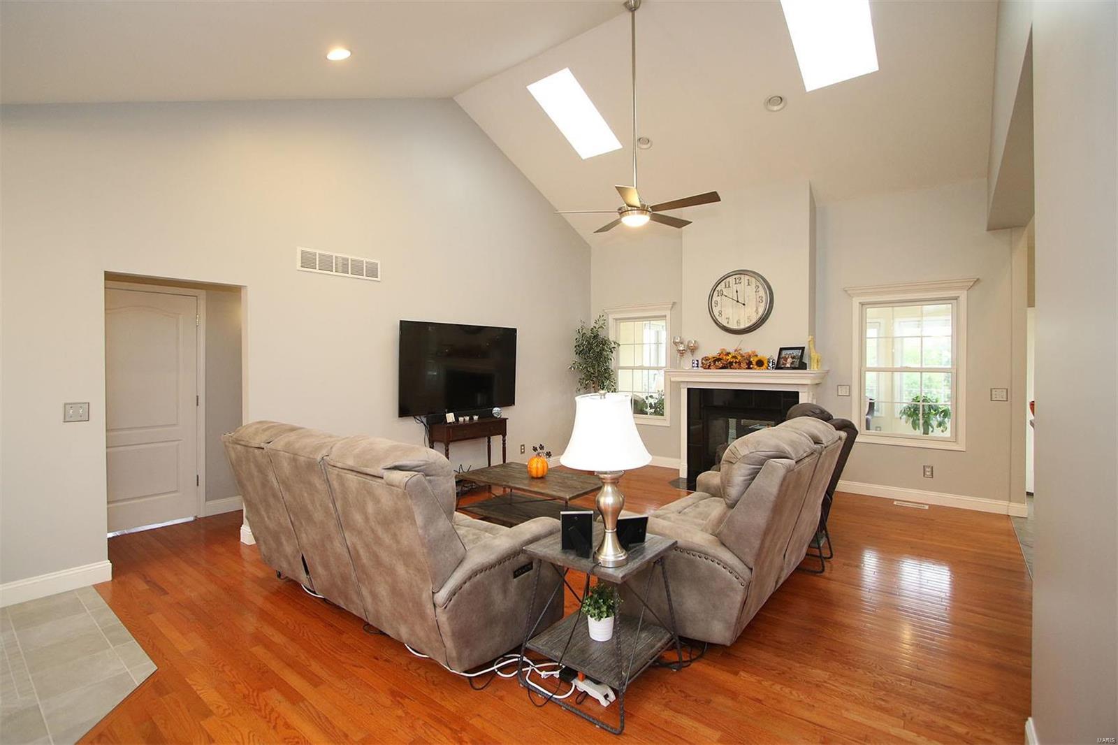 2482 Becker Road Highland, IL 62249 - Photo 7 of 71