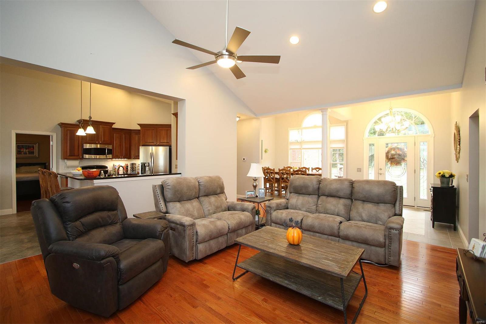 2482 Becker Road Highland, IL 62249 - Photo 8 of 71