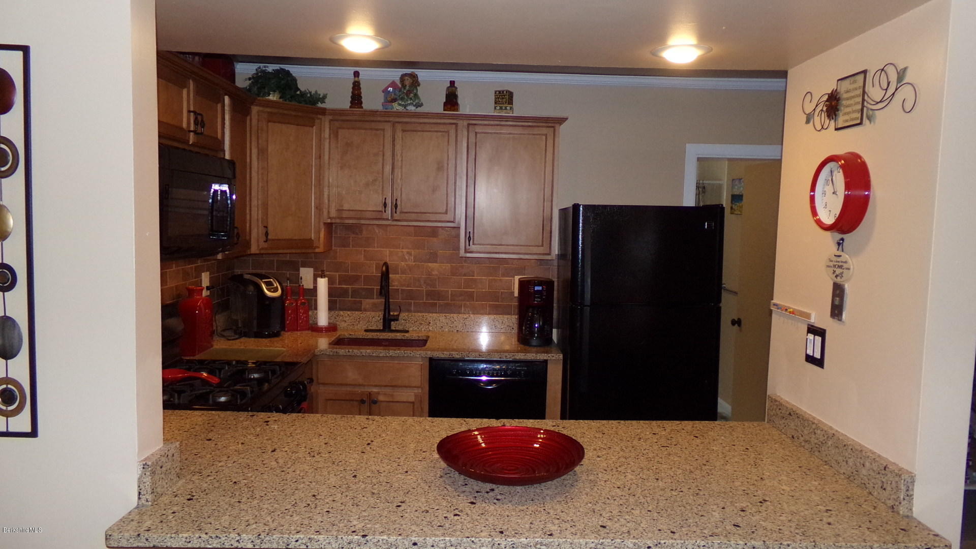 5 Rolling Road, Unit 6 Lenox, MA 01240 - Photo 4 of 18 109_0587