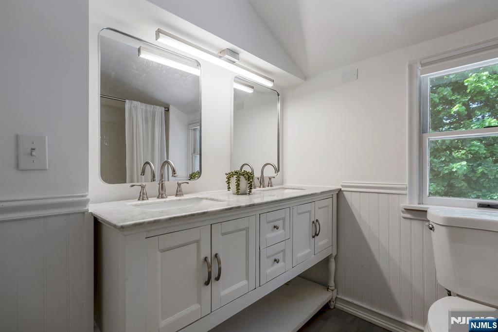 20 West Saddle River Road Waldwick, NJ 07463 - Photo 28 of 39