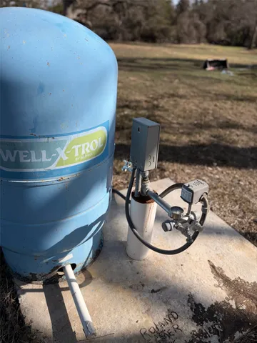 a picture of water heater room