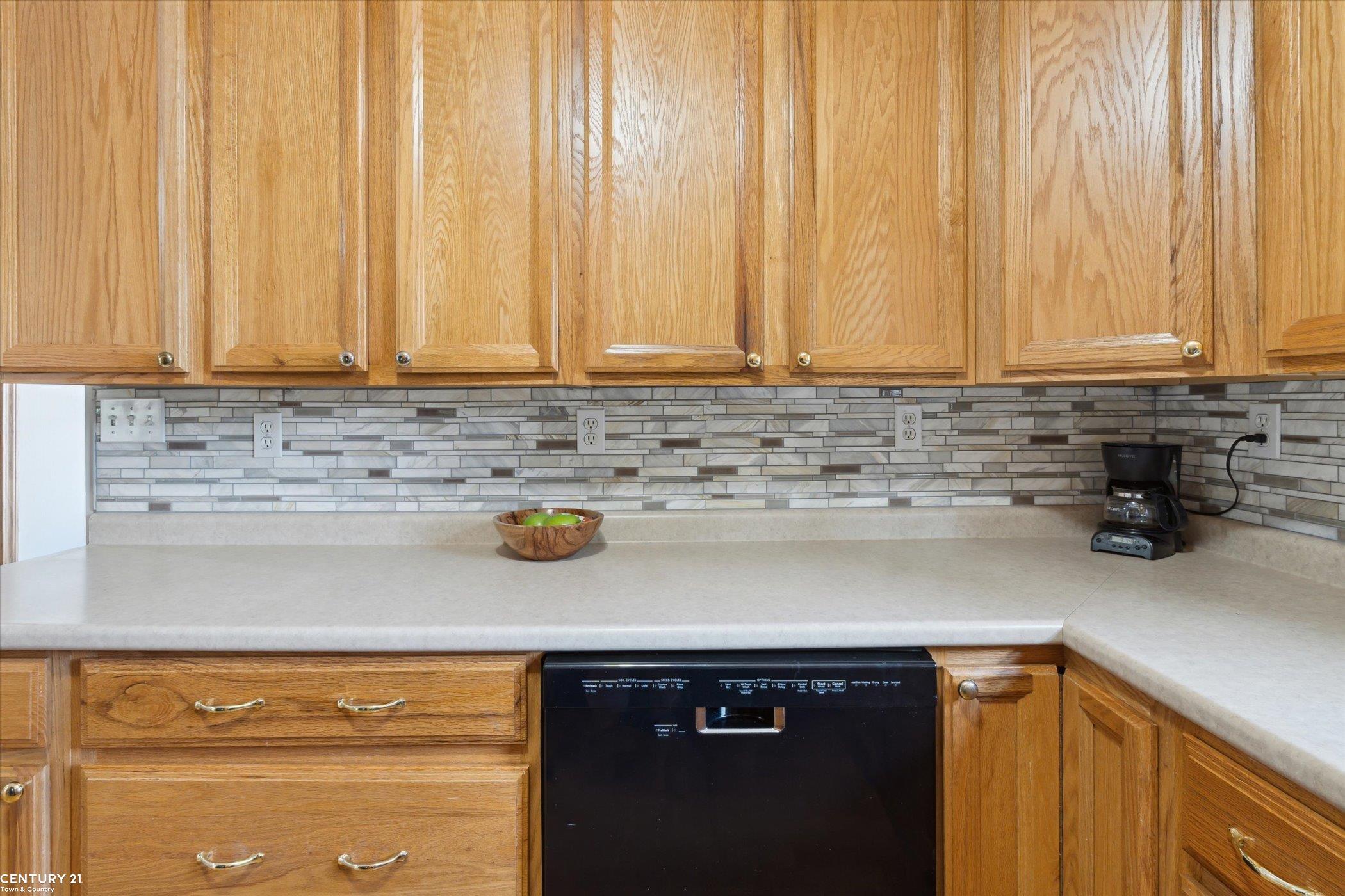 1497 Parke Street Rochester Hills, MI 48307 - Photo 10 of 33