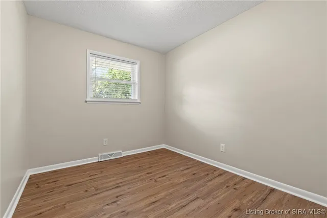 $199,995 | 2080 Edgewood Drive, Charlestown, IN 47111