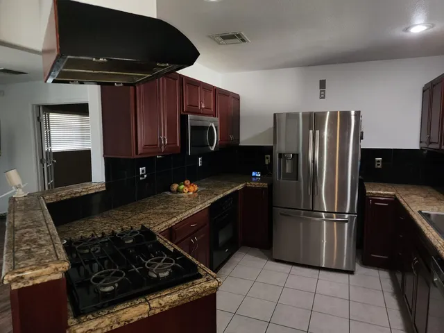 $559,900 | 5771 East Belmont Avenue, Fresno, CA 93727