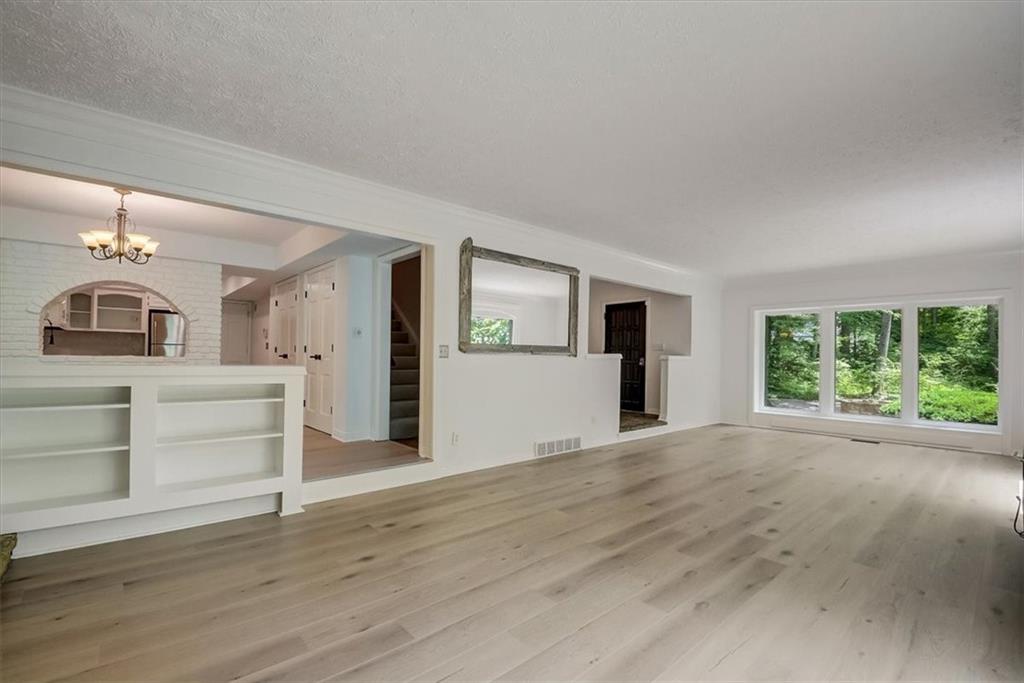 6960 Dean Road Indianapolis, IN 46220 - Photo 7 of 57 Gallery Image 7