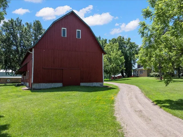 $1,575,000 | 18625 62nd Street, New Germany, MN 55367