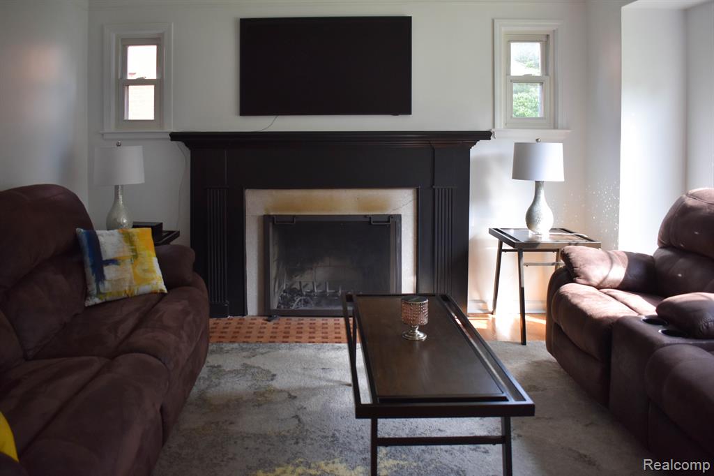 1596 Mansfield Road Birmingham, MI 48009 - Photo 5 of 31 Gallery Image 5