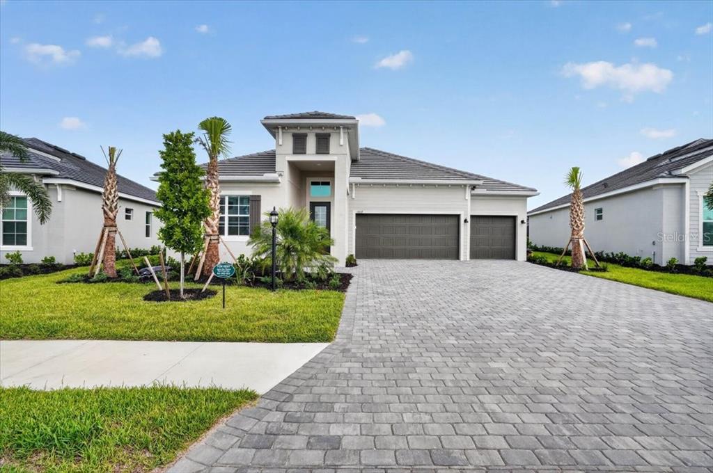 19219 Scallop Loop Lakewood Ranch, FL 34211 - Photo 2 of 27