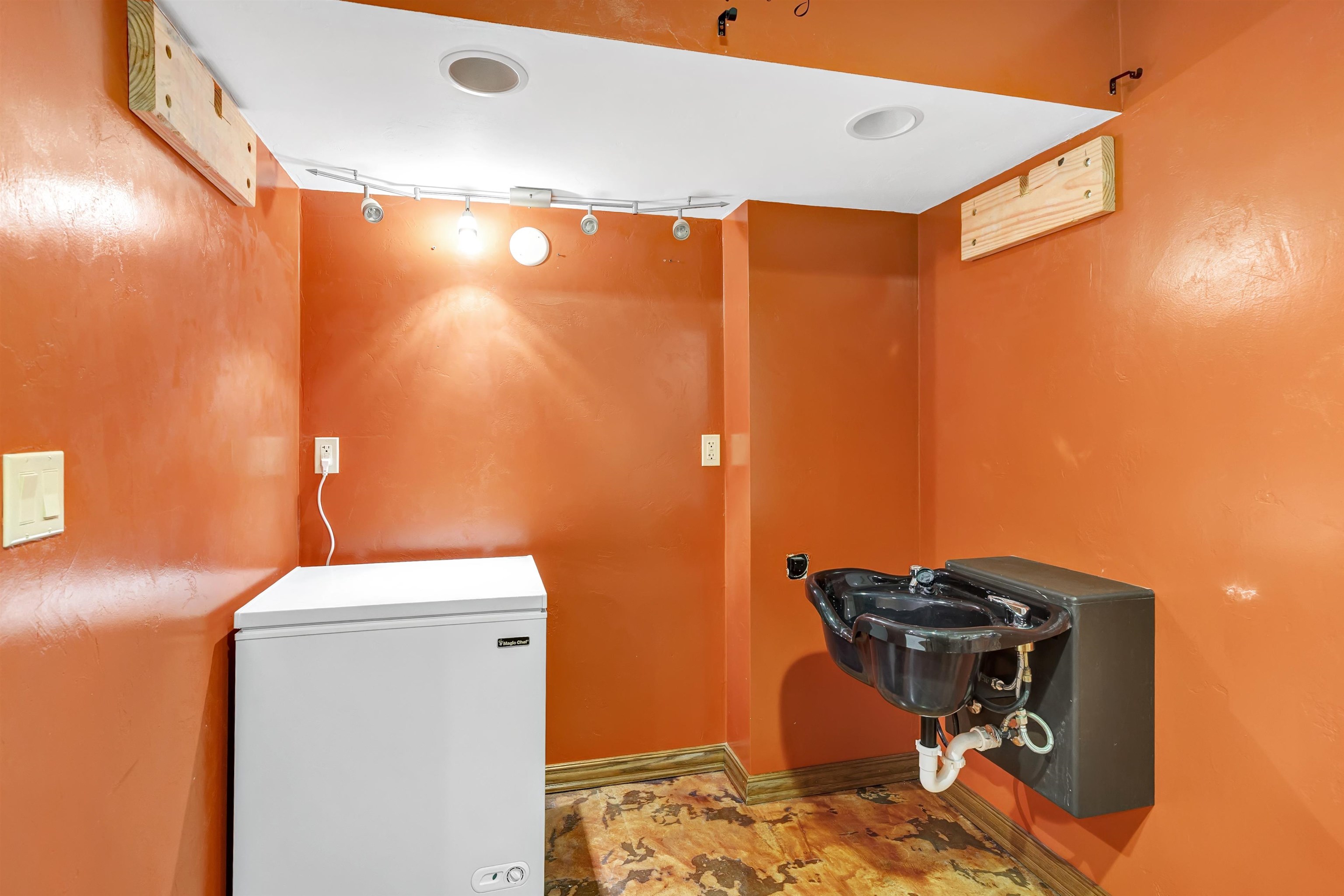 2035 South Point Road Green Bay, WI 54313 - Photo 24 of 36