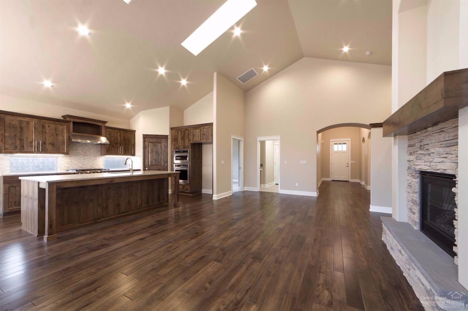 61072 Southeast Stari Most Loop Bend, OR 97702 - Photo 9 of 22 Photo of similar home, sam floor plan bu