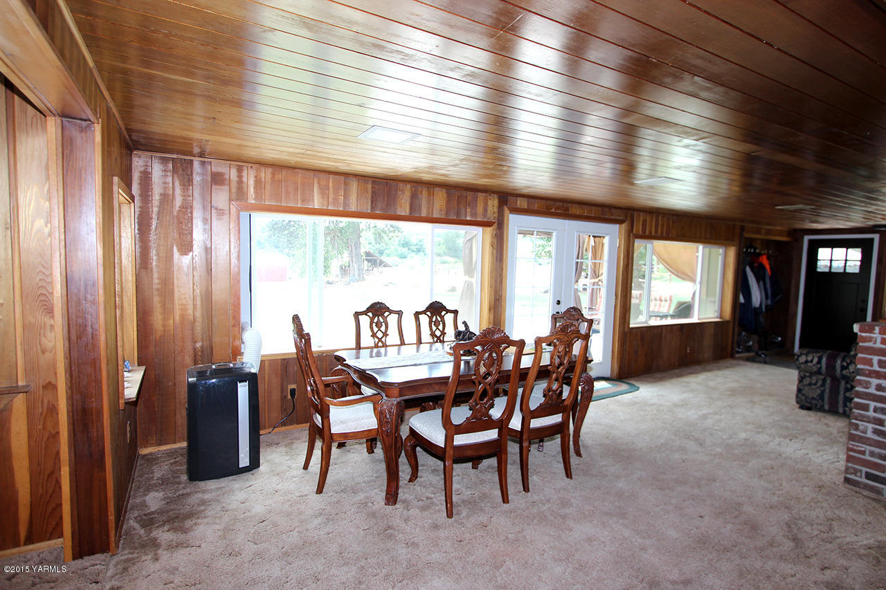 1390 Cook Road Yakima, WA 98908 - Photo 23 of 35 Formal Dining