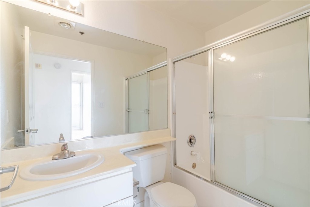 19350 Sherman Way, Unit 210 Reseda, CA 91335 - Photo 11 of 27
