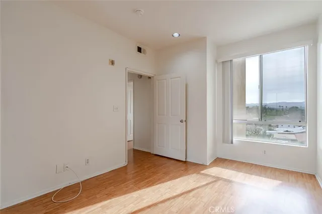 $420,000 | 19350 Sherman Way, Unit 210, Reseda, CA 91335