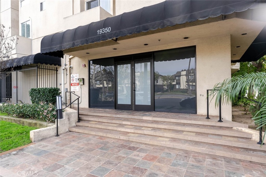 19350 Sherman Way, Unit 210 Reseda, CA 91335 - Photo 2 of 27