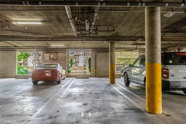 $420,000 | 19350 Sherman Way, Unit 210, Reseda, CA 91335