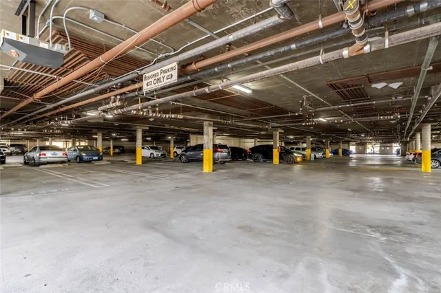 $420,000 | 19350 Sherman Way, Unit 210, Reseda, CA 91335