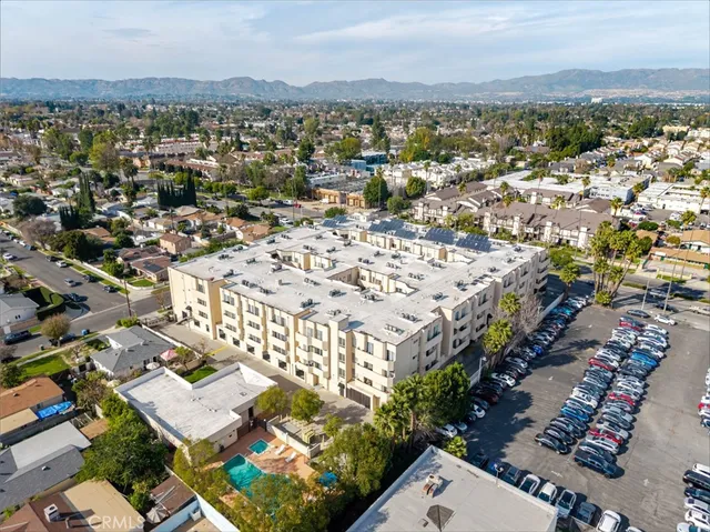 $420,000 | 19350 Sherman Way, Unit 210, Reseda, CA 91335