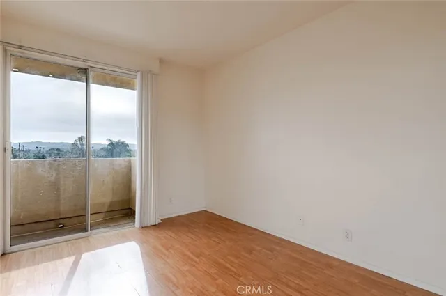 $420,000 | 19350 Sherman Way, Unit 210, Reseda, CA 91335