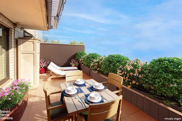 $1,100,000 | 530 East 72nd Street, Unit 19E | Lenox Hill