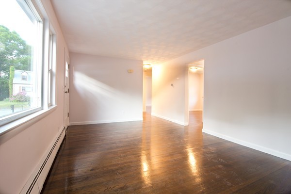 21 Gloria Road Randolph, MA 02368 - Photo 11 of 23 Gallery Image 11