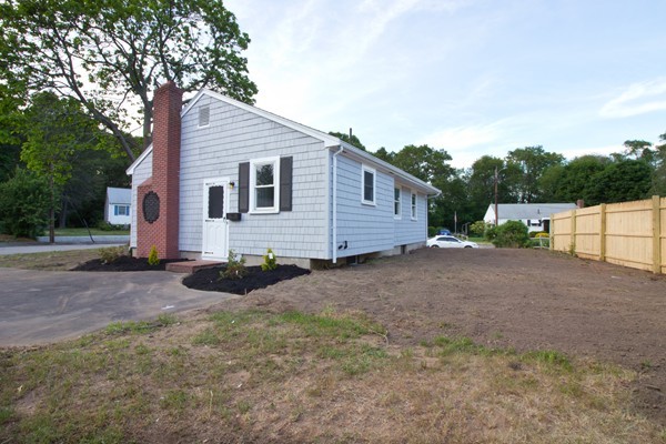 21 Gloria Road Randolph, MA 02368 - Photo 4 of 23 Gallery Image 4