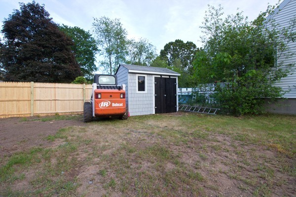 21 Gloria Road Randolph, MA 02368 - Photo 6 of 23 Gallery Image 6